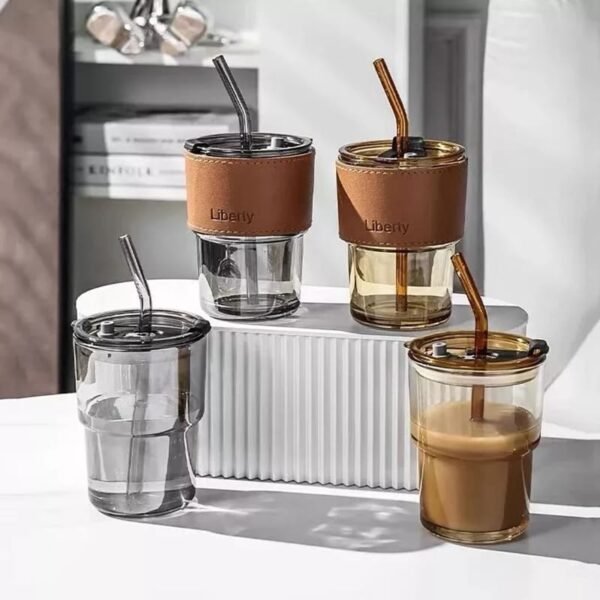 Vaso de vidrio con pajita, tapa y precinto 450 ml