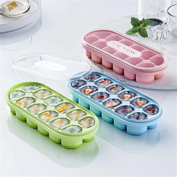 Bandeja de hielo con tapa y fondo de silicona flexible (12 compartimentos)